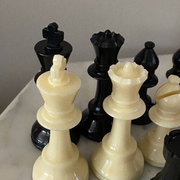 Vtg Chess Pieces 32 in total mixed Black & Natural off white Pieces Felt Bottoms - Picture 5 of 9